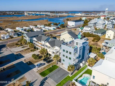 106 Charlotte Avenue Surf City NC 28445