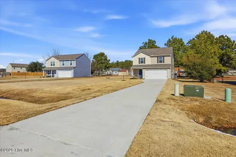 2142 Carriage Drive Kinston NC 28504