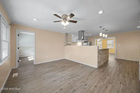 323 Cardinal Road Jacksonville NC 28546