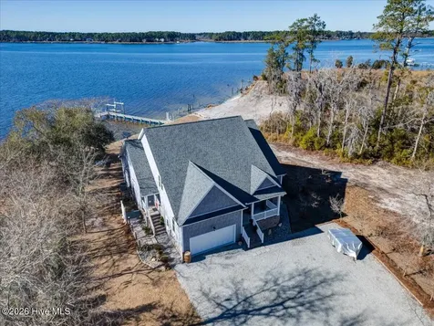5544 Creek Pointe Road New Bern NC 28560