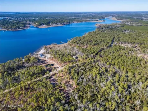 5544 Creek Pointe Road New Bern NC 28560