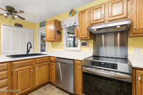 104 Elm Court Pine Knoll Shores NC 28512