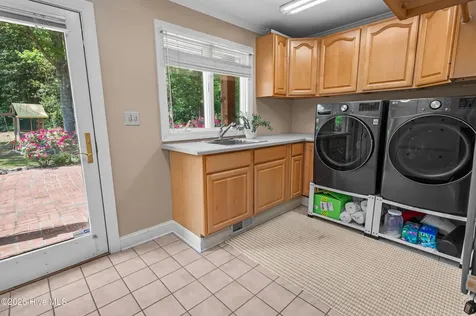 2215 Perry Drive Jacksonville NC 28546