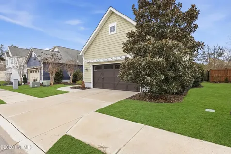 346 Hanover Lakes Drive Wilmington NC 28401