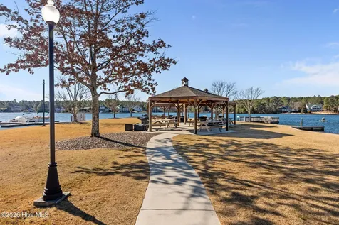 124 Carrington Square West End NC 27376