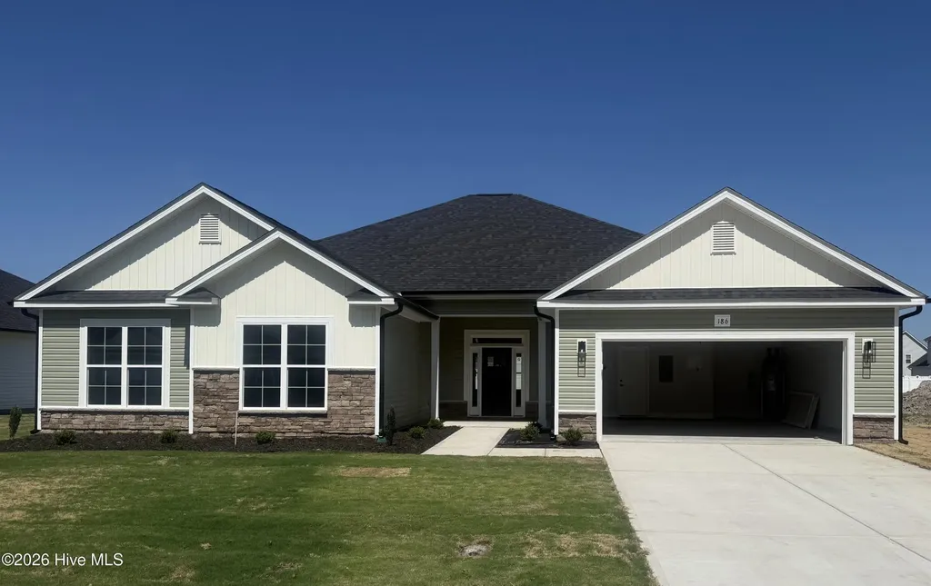 186 Seashore Street Grimesland NC 27837