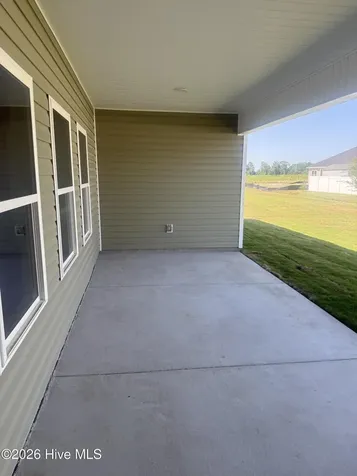186 Seashore Street Grimesland NC 27837