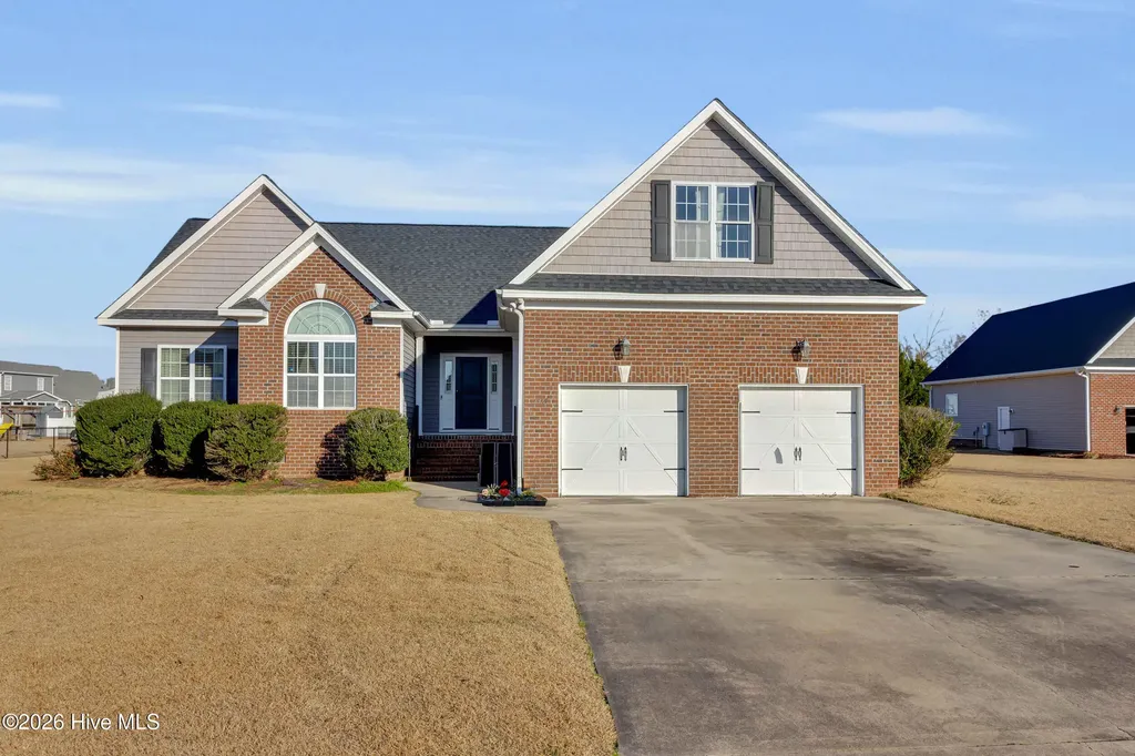 1329 Whitten Court Greenville NC 27858