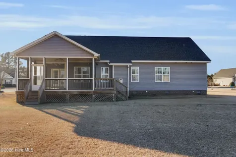 1329 Whitten Court Greenville NC 27858