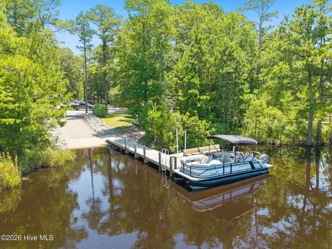 507 Hearthside Drive SE Bolivia NC 28422
