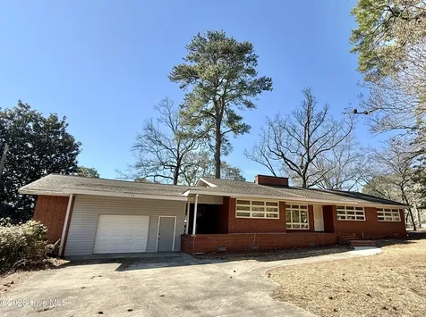 106 Carolina Avenue Williamston NC 27892