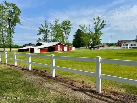 4998 Peacock Road Whiteville NC 28472