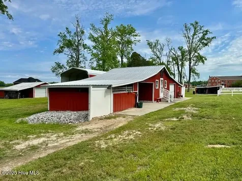 4998 Peacock Road Whiteville NC 28472