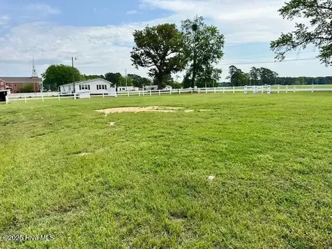 4998 Peacock Road Whiteville NC 28472