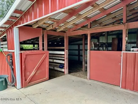 4998 Peacock Road Whiteville NC 28472