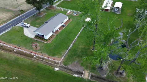 4998 Peacock Road Whiteville NC 28472
