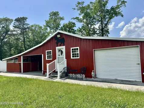 4998 Peacock Road Whiteville NC 28472