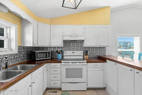 127 Swordfish Drive Holden Beach NC 28462