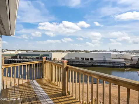 8713 Plantation Drive Emerald Isle NC 28594