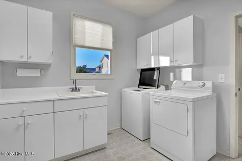 19 E Charlotte Street Wrightsville Beach NC 28480