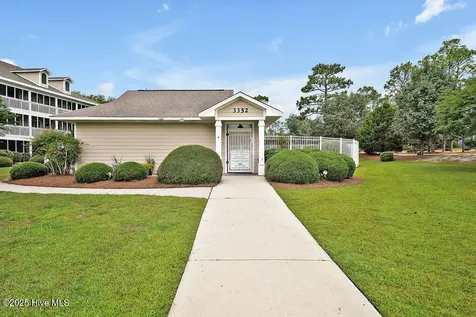 3350 Club Villas Drive Southport NC 28461