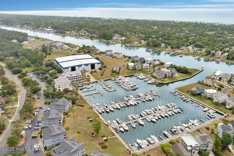 3350 Club Villas Drive Southport NC 28461