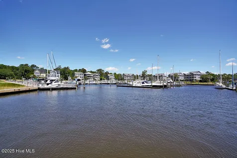 3350 Club Villas Drive Southport NC 28461