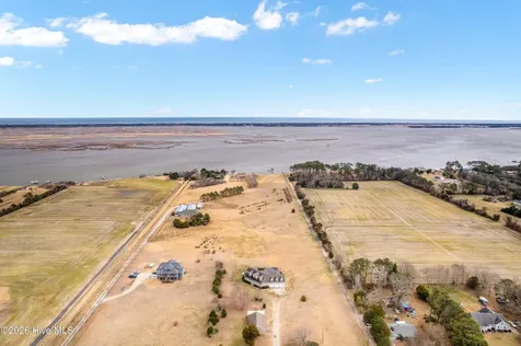 337 Woodleigh Road Knotts Island NC 27950