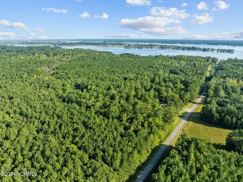 81 Beans Bend Chocowinity NC 27817