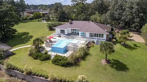 101 Elizabeth Road Elizabethtown NC 28337