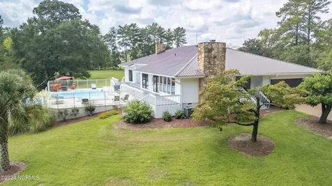 101 Elizabeth Road Elizabethtown NC 28337