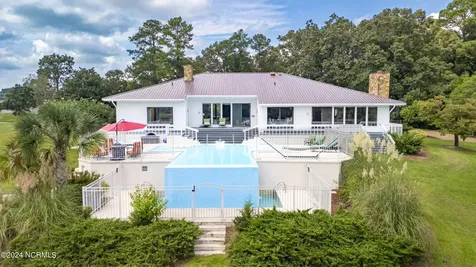 101 Elizabeth Road Elizabethtown NC 28337