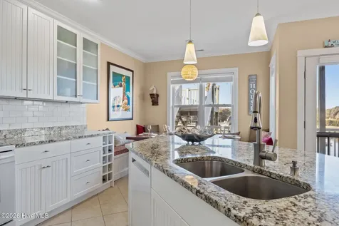 112 Oakleaf Drive Pine Knoll Shores NC 28512