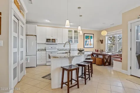 112 Oakleaf Drive Pine Knoll Shores NC 28512
