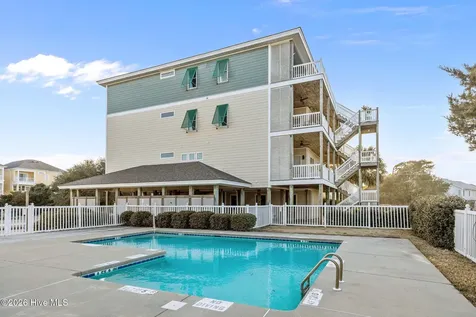 112 Oakleaf Drive Pine Knoll Shores NC 28512