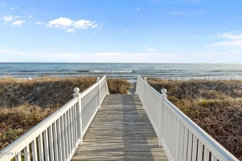 112 Oakleaf Drive Pine Knoll Shores NC 28512