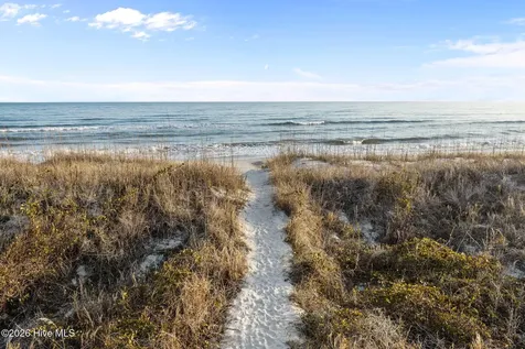 112 Oakleaf Drive Pine Knoll Shores NC 28512