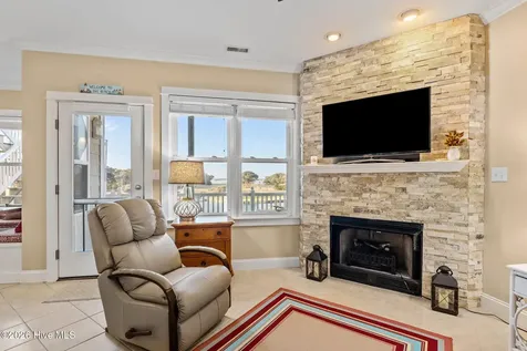 112 Oakleaf Drive Pine Knoll Shores NC 28512