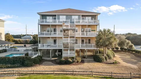 112 Oakleaf Drive Pine Knoll Shores NC 28512