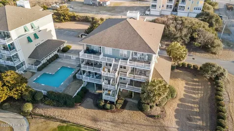 112 Oakleaf Drive Pine Knoll Shores NC 28512