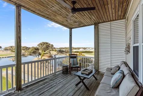 112 Oakleaf Drive Pine Knoll Shores NC 28512