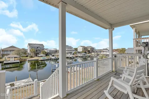 1017 1st Street Surf City NC 28445