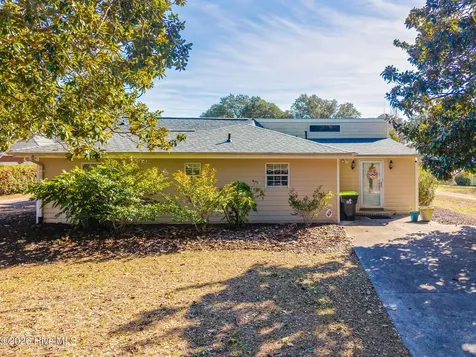 213 Sea Trace Lane Newport NC 28570