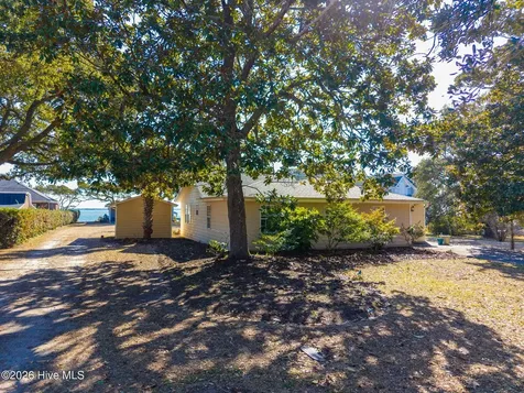 213 Sea Trace Lane Newport NC 28570