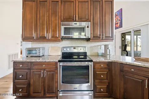 302 Colony Green Court Wilmington NC 28412