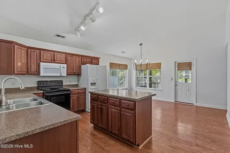 5014 N Hampton Drive SE Southport NC 28461