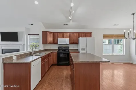 5014 N Hampton Drive SE Southport NC 28461