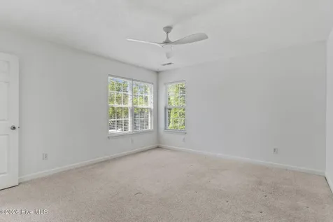 5014 N Hampton Drive SE Southport NC 28461
