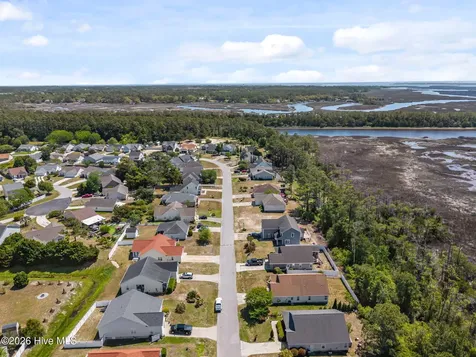 5014 N Hampton Drive SE Southport NC 28461