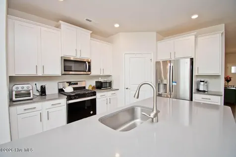 1001 Alizarin Lane New Bern NC 28562